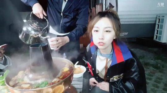 我在斗鱼看无尽无尽的无尽直播美食