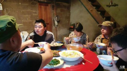 带着水友去做饭 深山大咖 感恩有你 2019-04-24 17点场