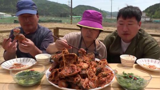 - 闷头就是造的一家人 - 米饭配辣扇贝青菜~