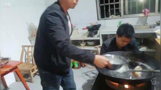 美食:清蒸鳜鱼，红烧竹鼠。 2019-04-26 19点场