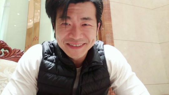 刚到昆明，晚上找地方吃饭 2019-04-27 22点场