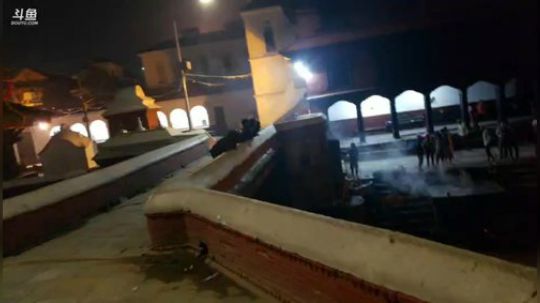 还在尼泊尔扫描二维码下载《魔神世界》！ 2019-04-26 23点场