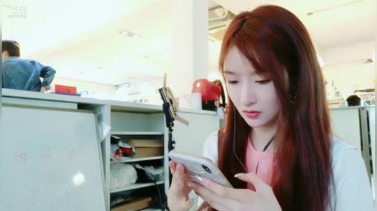 我在斗鱼看王羽杉Barbieshy直播二次元