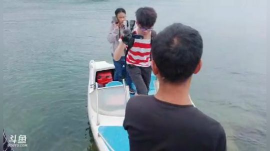 仙岛湖，鱼吧扫描二维码下载游戏 2019-04-30 12点场