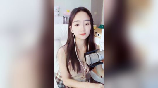 登月团丶离去发布了一个斗鱼视频2019-05-01