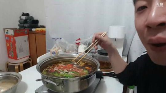 我在斗鱼看无尽无尽的无尽直播美食