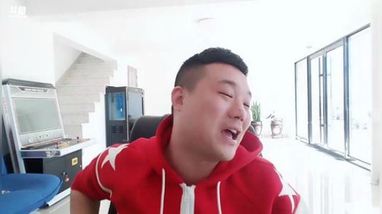 闹闹可遇不可求发布了一个斗鱼视频2019-05-02