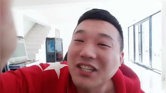 闹闹可遇不可求发布了一个斗鱼视频2019-05-02