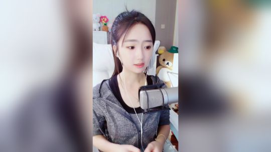 登月团丶离去发布了一个斗鱼视频2019-05-02