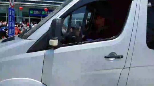 西北老狼哥哥发布了一个斗鱼视频2019-05-02