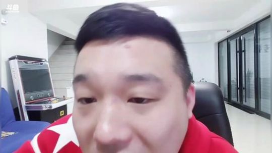 闹闹可遇不可求发布了一个斗鱼视频2019-05-03