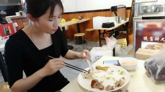 惜雨天天发布了一个斗鱼视频2019-05-04