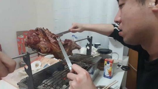 我在斗鱼看无尽无尽的无尽直播美食