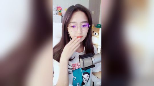 登月团丶离去发布了一个斗鱼视频2019-05-04