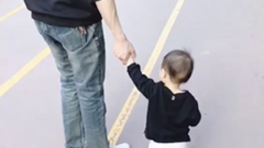 我的女神………………的宝宝（表姐缓慢的放下了手里的刀）