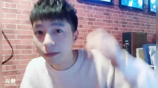 在朋友密室玩一下 晚上抽零食和红包 2019-05-07 18点场