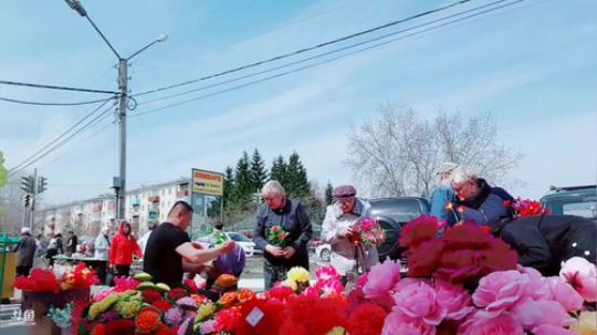 大家早上好，花季倒计时第二天结束。 2019-05-06 12点场