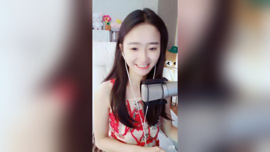 登月团丶离去发布了一个斗鱼视频2019-05-08