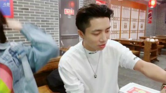 我在斗鱼看尧顺宇直播音乐