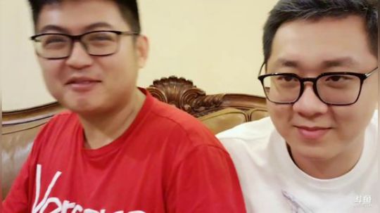 我在斗鱼看火力堂主直播户外
