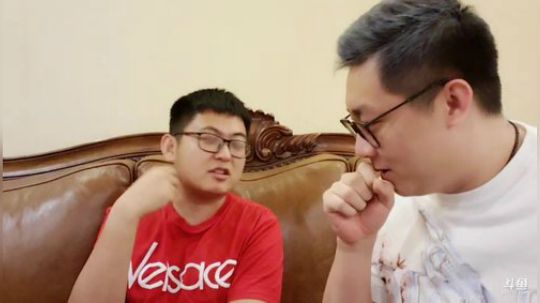 我在斗鱼看火力堂主直播户外