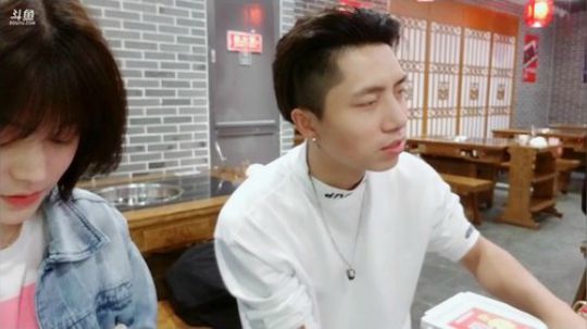 我在斗鱼看尧顺宇直播音乐