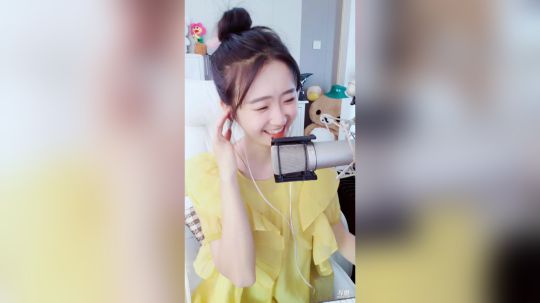 登月团丶离去发布了一个斗鱼视频2019-05-09