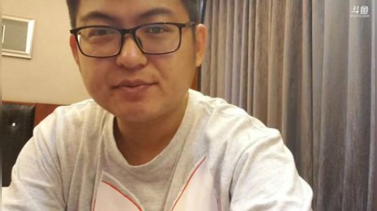 我在斗鱼看火力堂主直播户外