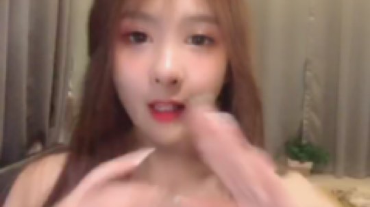 伊娃大姐姐发布了一个斗鱼视频2019-05-11