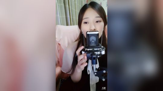 花街灯如昼zz发布了一个斗鱼视频2019-05-11