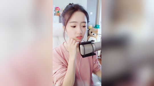 登月团丶离去发布了一个斗鱼视频2019-05-11
