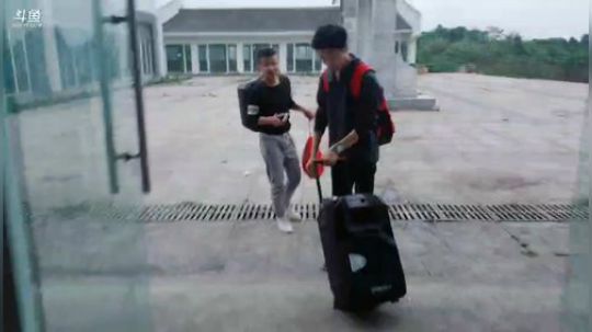 宝宝满月，直播4周年快乐。 2019-05-11 19点场