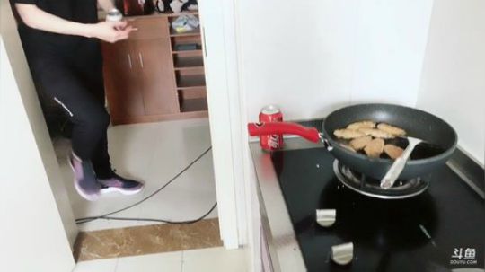 YJJ  今天做饭！ 2019-05-11 12点场