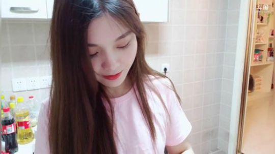 烙铁扎心了发布了一个斗鱼视频2019-05-12