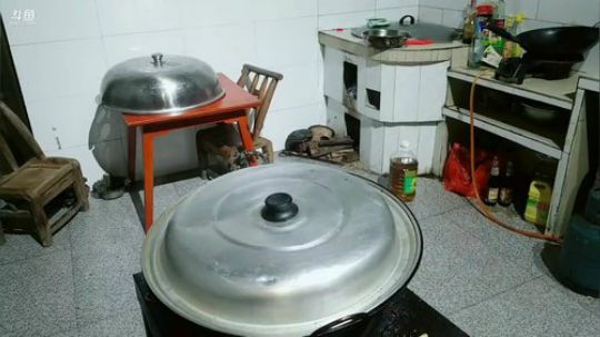 晚上龙虾宴。 2019-05-12 19点场