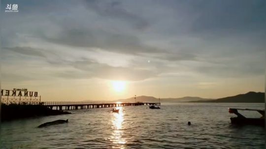 苏拉威西早餐，九点出发找海龟 2019-05-11 04点场