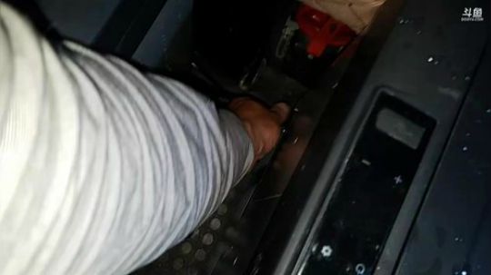 K一DASH发布了一个斗鱼视频2019-05-12
