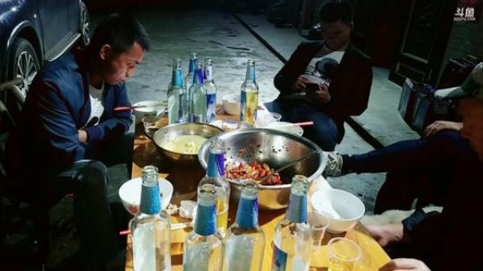 晚上龙虾宴。 2019-05-12 21点场