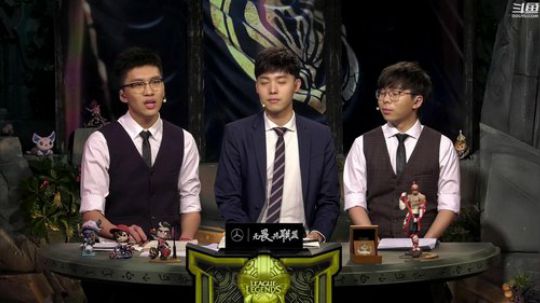 我在斗鱼看英雄联盟赛事直播英雄联盟