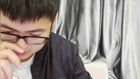 我在斗鱼看火力堂主直播户外