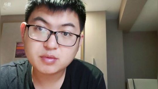 我在斗鱼看火力堂主直播户外