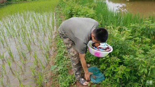 哆啦爱梦梦发布了一个斗鱼视频2019-05-15