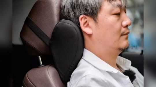 保护颈椎、缓解颈椎不适，让驾车更轻松