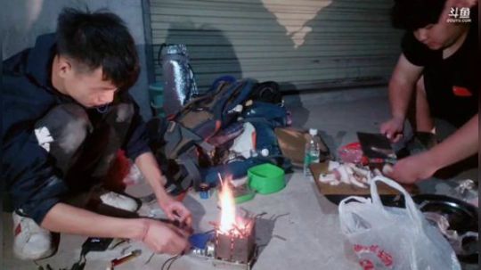 徒搭三峡，万州出发，徒步去武汉嘉年华 2019-05-20 20点场