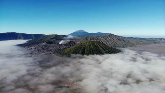 无人机航拍布罗莫火山日出