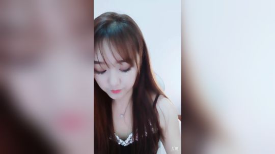 我在斗鱼看尛小钰直播颜值