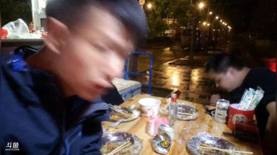 徒搭三峡，万州出发，徒步去武汉嘉年华 2019-05-19 22点场