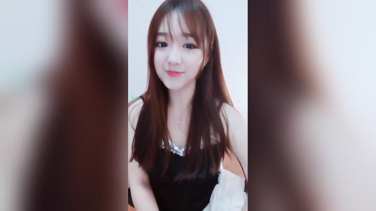 我在斗鱼看尛小钰直播颜值