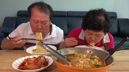 - 闷头就是造的一家人 - 旅行的父母想吃的原来还是这个