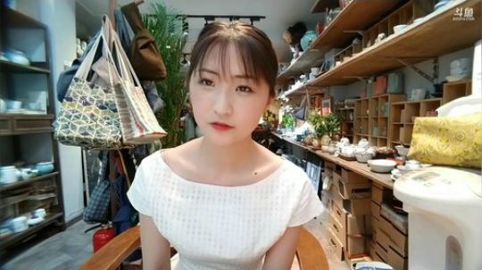 起晚了一点左右 2019-05-20 22点场